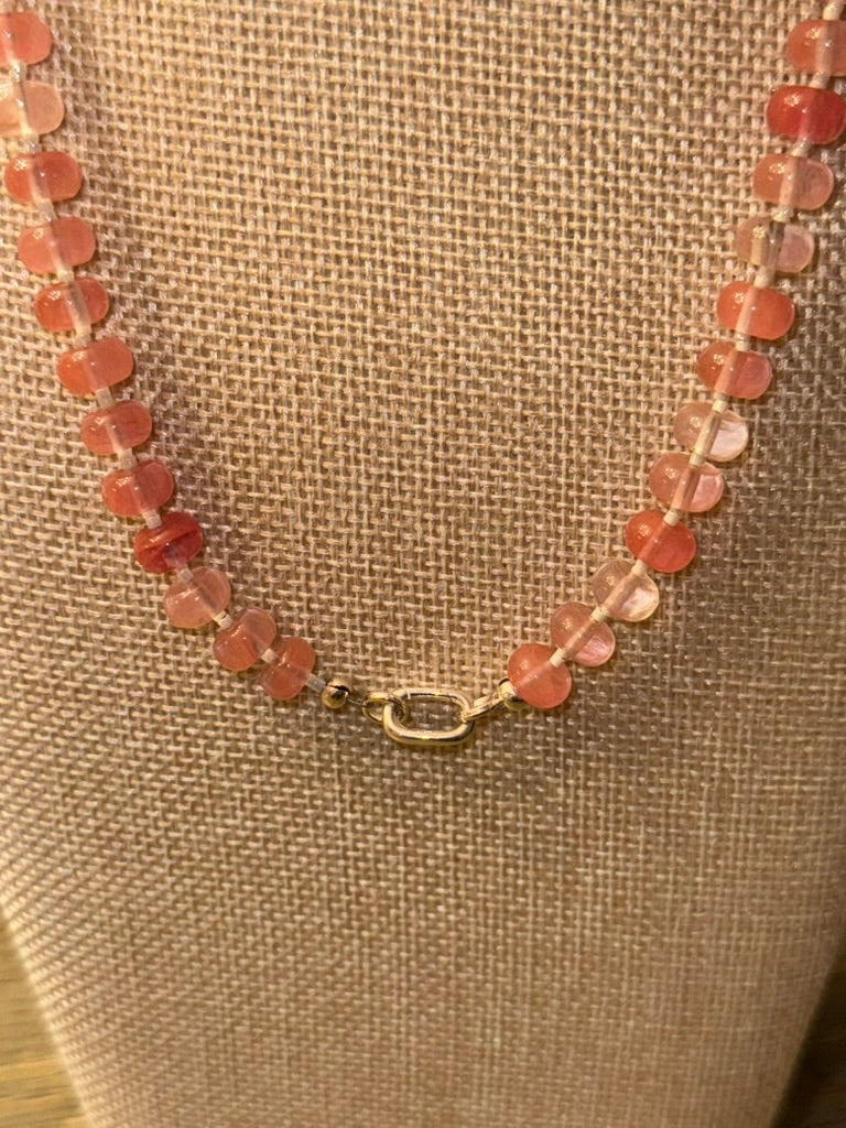 🍓 Peachy Tinted Glass Necklace