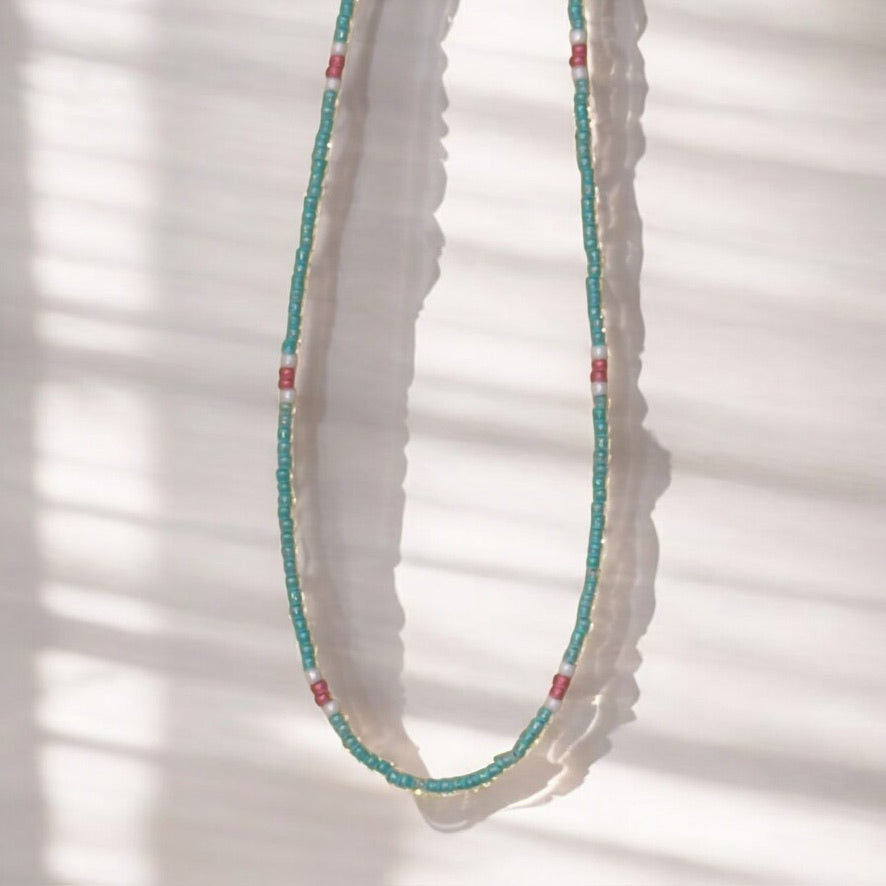 🌊 Seafoam Stripe Beaded Necklace