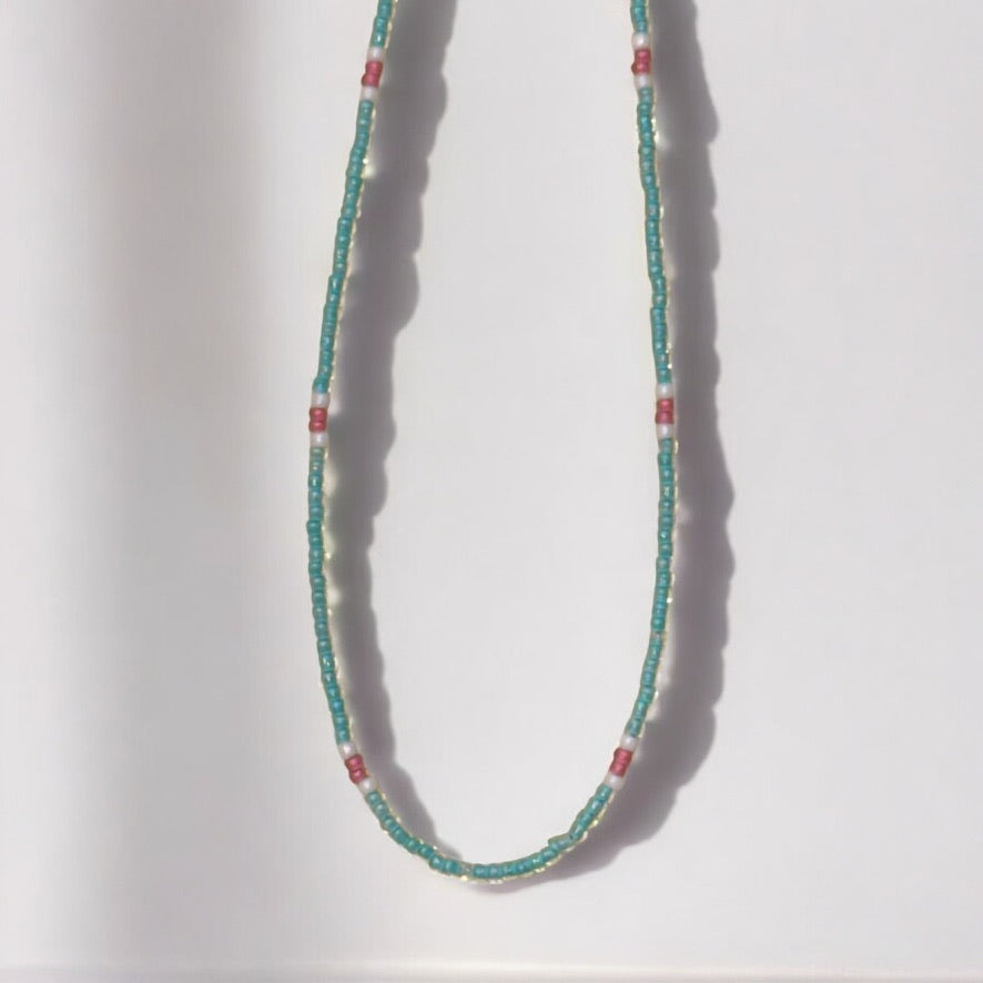 🌊 Seafoam Stripe Beaded Necklace